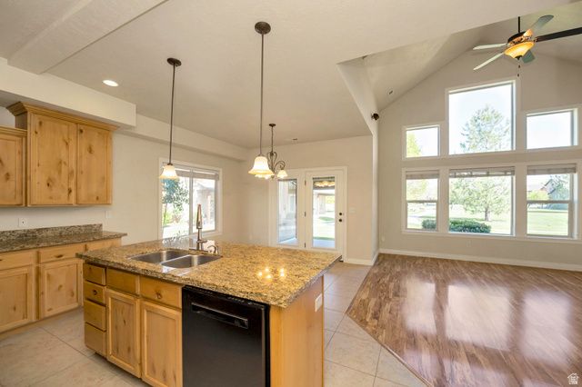 724 W MYSTIC BROOK WAY WAY, South Jordan, UT 84095