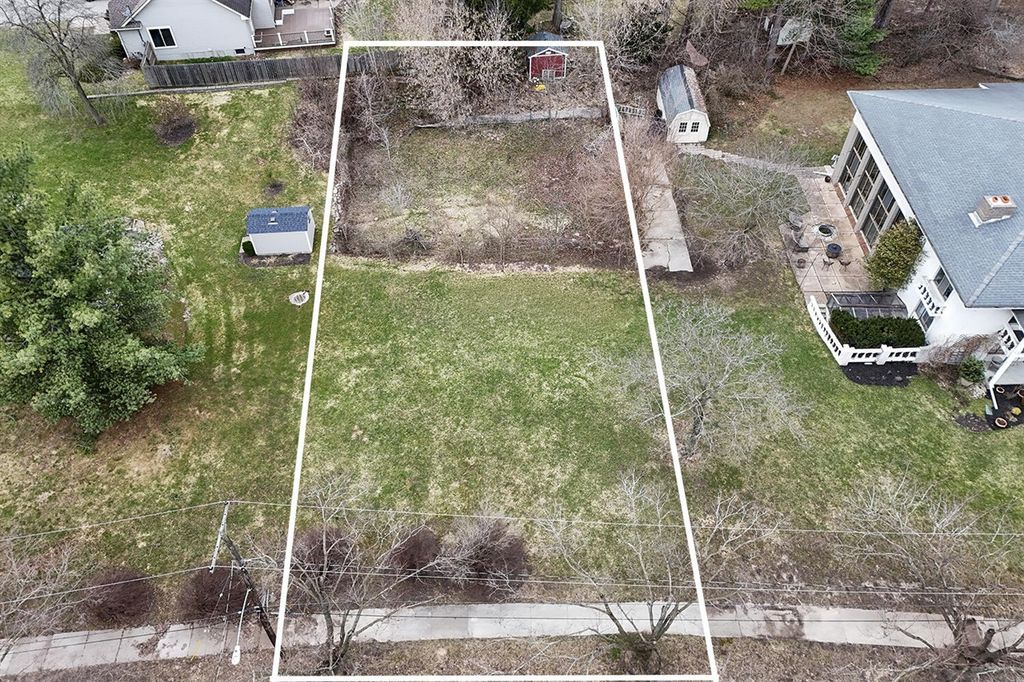 1217 El Camino Drive, Grand Rapids, MI 49504