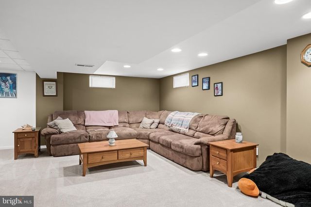 622 PASADENA DR, Magnolia, NJ 08049