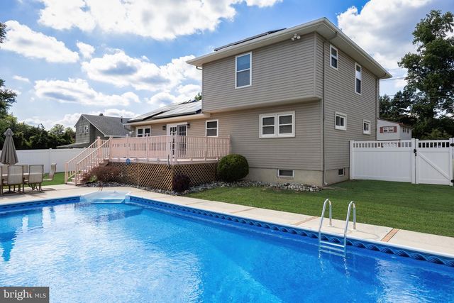 622 PASADENA DR, Magnolia, NJ 08049