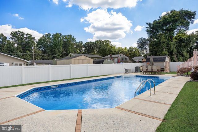 622 PASADENA DR, Magnolia, NJ 08049