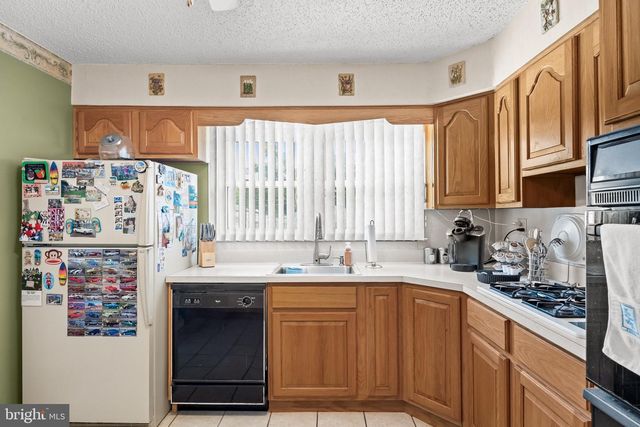 622 PASADENA DR, Magnolia, NJ 08049