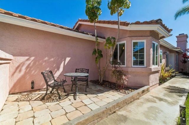 2124 Redwood Crst, Vista, CA 92081