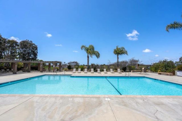 2124 Redwood Crst, Vista, CA 92081
