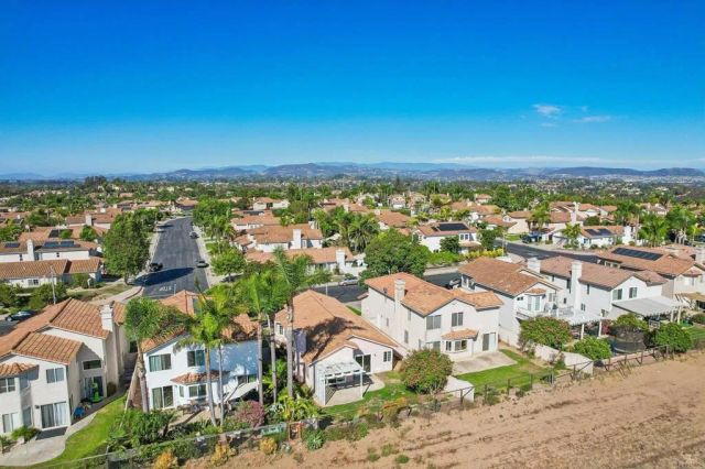 2124 Redwood Crst, Vista, CA 92081