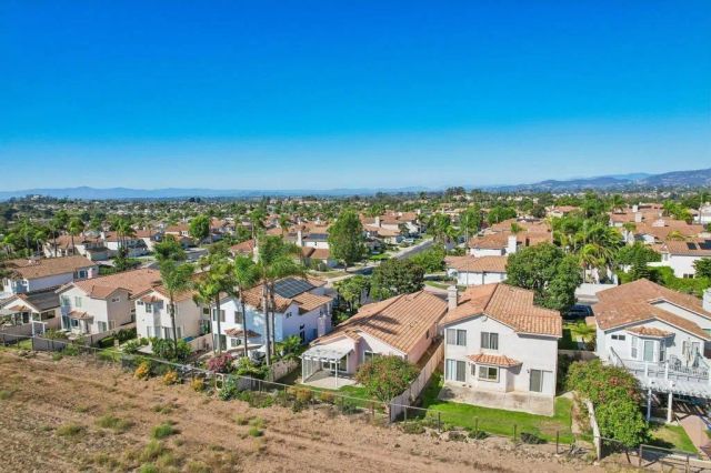 2124 Redwood Crst, Vista, CA 92081