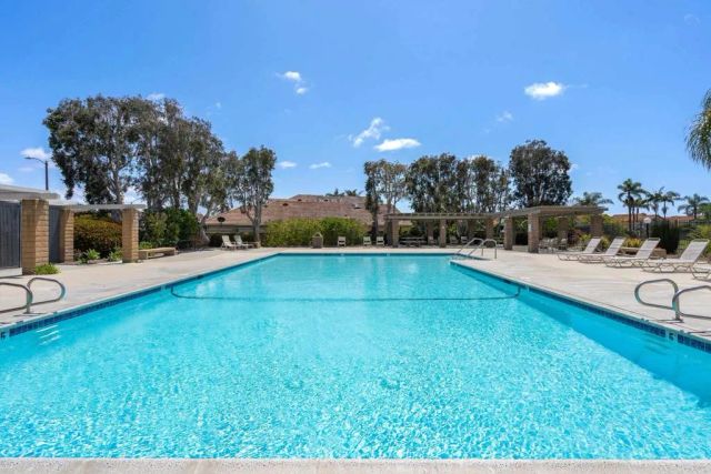 2124 Redwood Crst, Vista, CA 92081