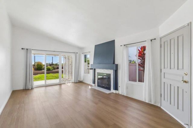 2124 Redwood Crst, Vista, CA 92081