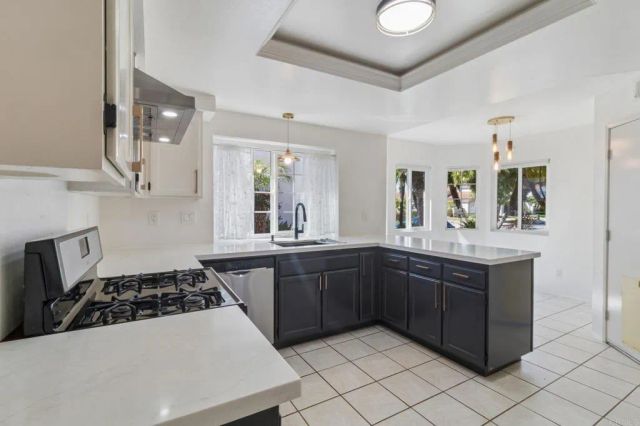 2124 Redwood Crst, Vista, CA 92081