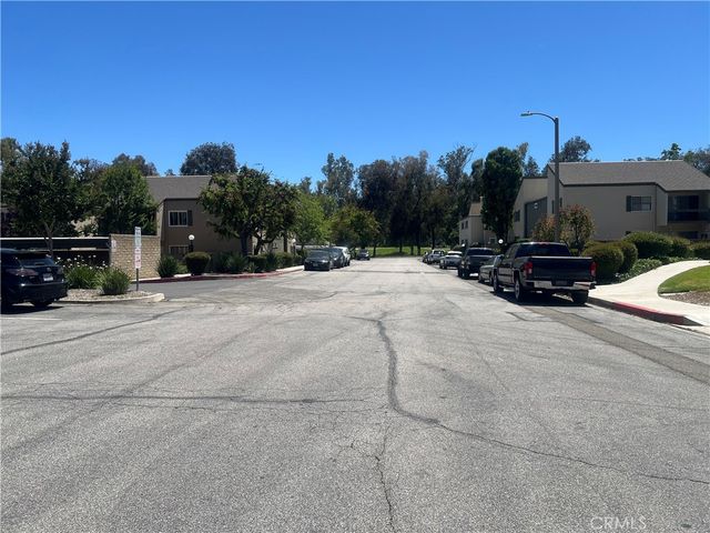 25735 Hogan Drive E3, Valencia, CA 91355