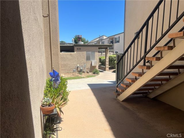 25735 Hogan Drive E3, Valencia, CA 91355