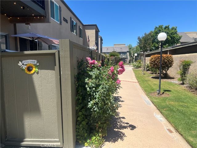 25735 Hogan Drive E3, Valencia, CA 91355