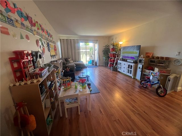 25735 Hogan Drive E3, Valencia, CA 91355
