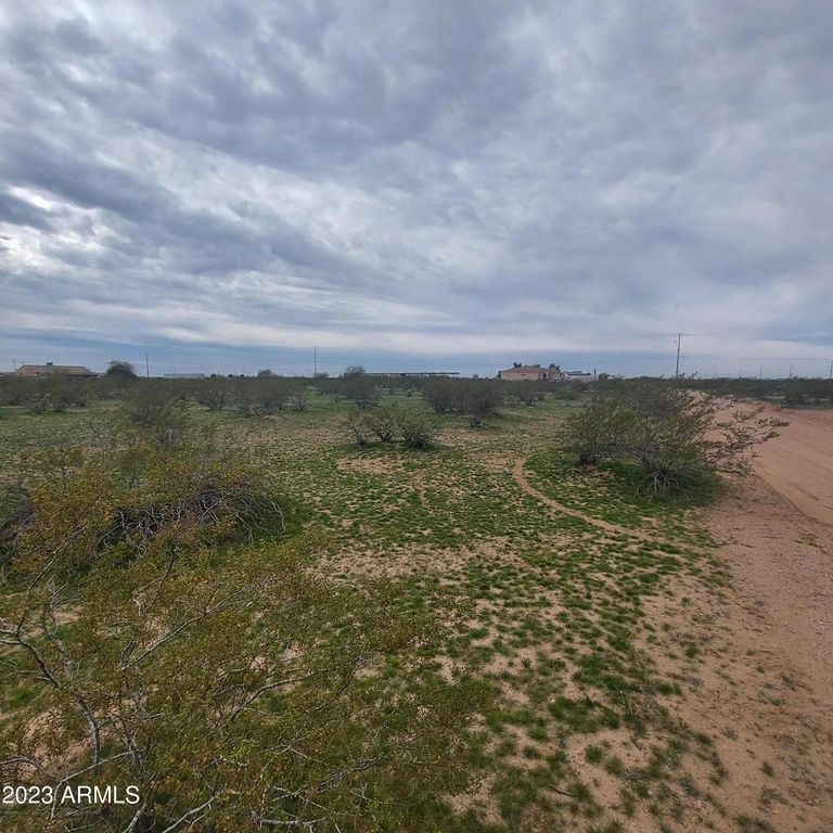 0 W Laura Street *, Wittmann, AZ 85361 — exterior