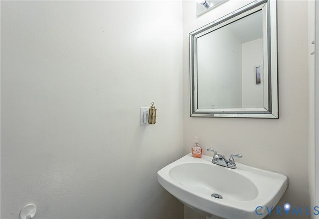 2920 Queensland Dr, Richmond, VA 23294