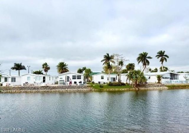 276 Bass LN, Naples, FL 34114