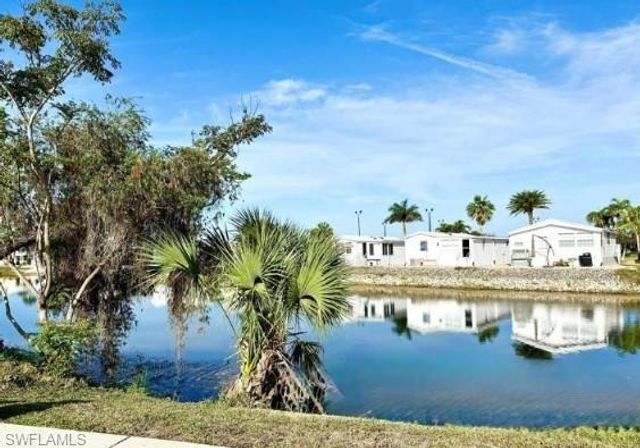 276 Bass LN, Naples, FL 34114