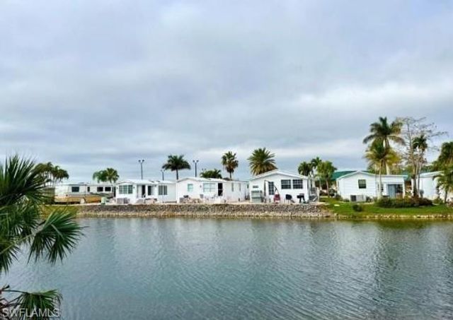 276 Bass LN, Naples, FL 34114