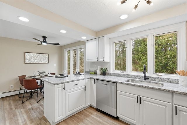 75 North Rd, Hampden, MA 01036