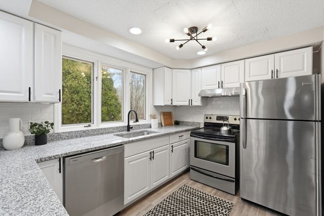 75 North Rd, Hampden, MA 01036