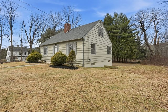 75 North Rd, Hampden, MA 01036