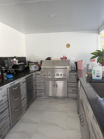 28520 SW 146th Ave, Homestead, FL 33033