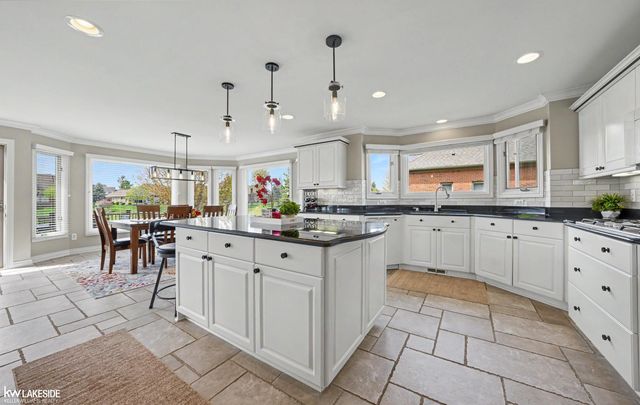 47843 Milonas Drive, Shelby Twp, MI 48315
