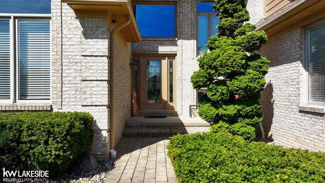 47843 Milonas Drive, Shelby Twp, MI 48315