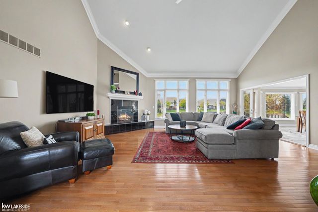 47843 Milonas Drive, Shelby Twp, MI 48315