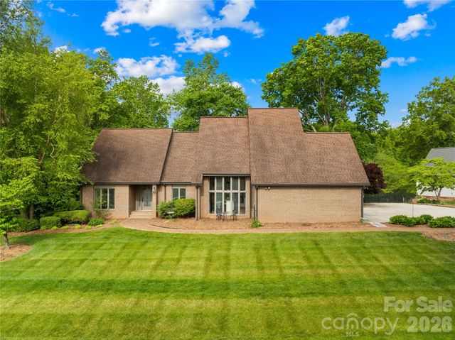 536 Innisbrook Drive, Statesville, NC 28625
