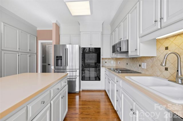 536 Innisbrook Drive, Statesville, NC 28625