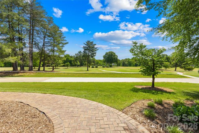 536 Innisbrook Drive, Statesville, NC 28625