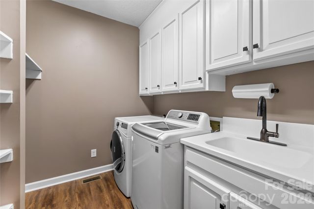 536 Innisbrook Drive, Statesville, NC 28625