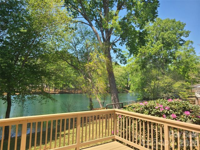 536 Innisbrook Drive, Statesville, NC 28625