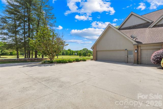 536 Innisbrook Drive, Statesville, NC 28625