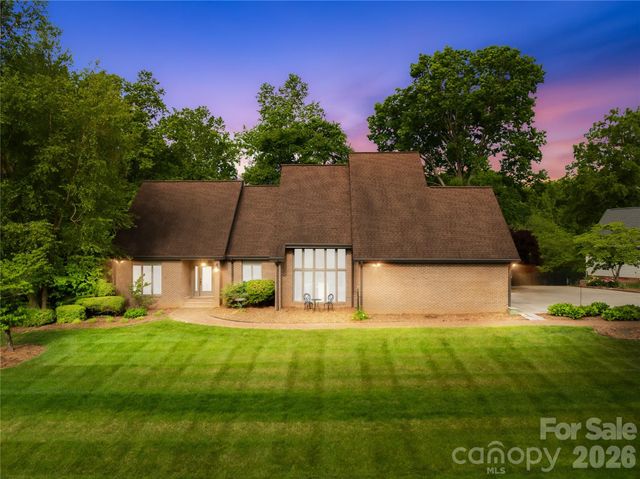 536 Innisbrook Drive, Statesville, NC 28625