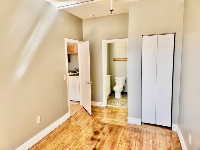 15 N Main St 25, Attleboro, MA 02703