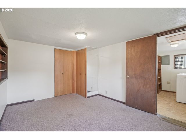 20205 Nw CLARK Ave, Portland, OR 97231