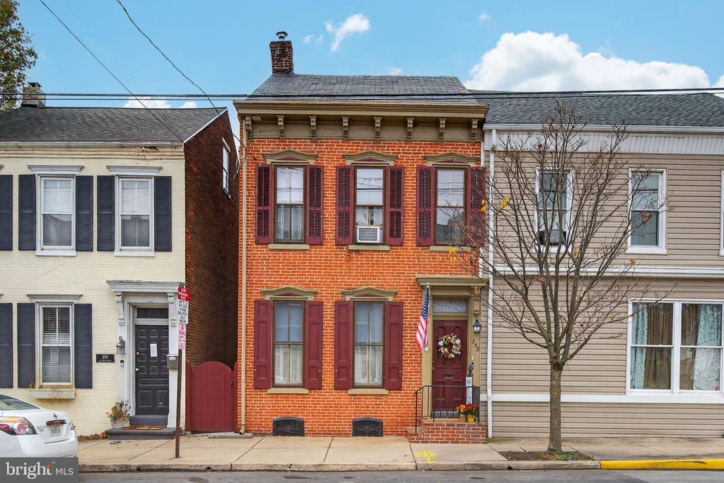 258 N 3RD ST, Columbia, PA 17512