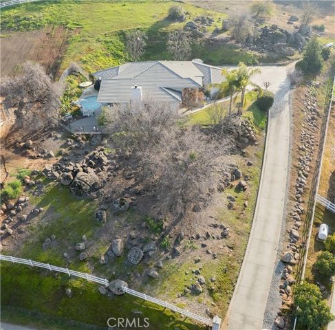 16404 Wardlaw Drive, Springville, CA 93265