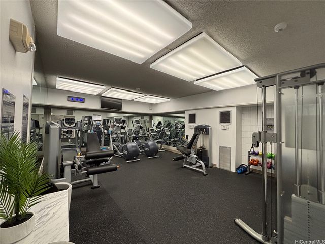 1750 Kalakaua Avenue 2704, Honolulu, HI 96826