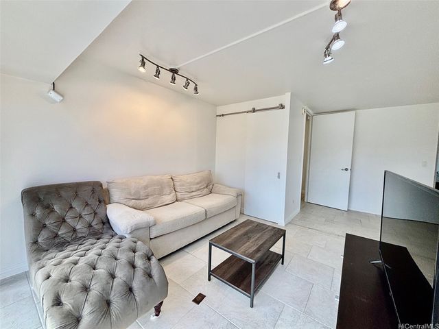 1750 Kalakaua Avenue 2704, Honolulu, HI 96826