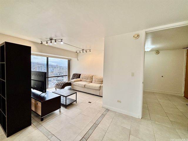 1750 Kalakaua Avenue 2704, Honolulu, HI 96826