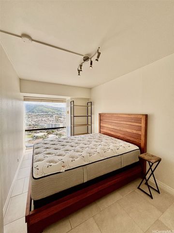 1750 Kalakaua Avenue 2704, Honolulu, HI 96826