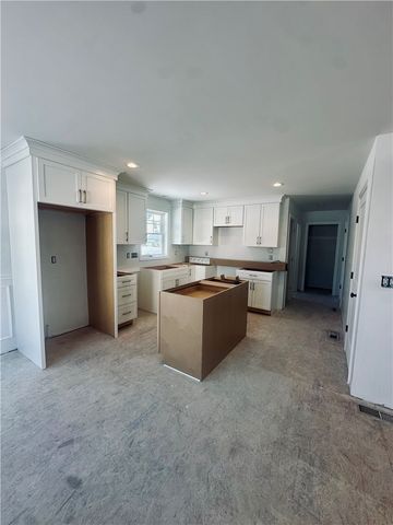 10 Dale Avenue, Cranston, RI 02910