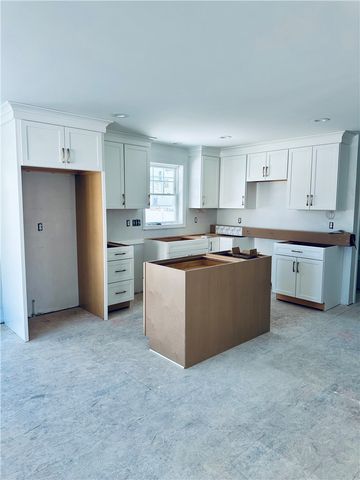 10 Dale Avenue, Cranston, RI 02910