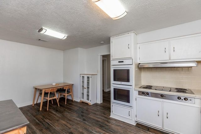 6438 Washington Street, Groves, TX 77619