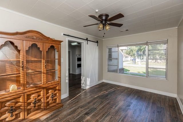 6438 Washington Street, Groves, TX 77619