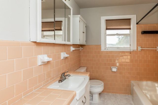 6438 Washington Street, Groves, TX 77619