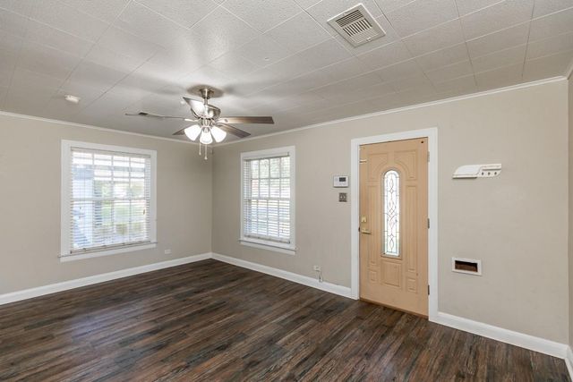 6438 Washington Street, Groves, TX 77619